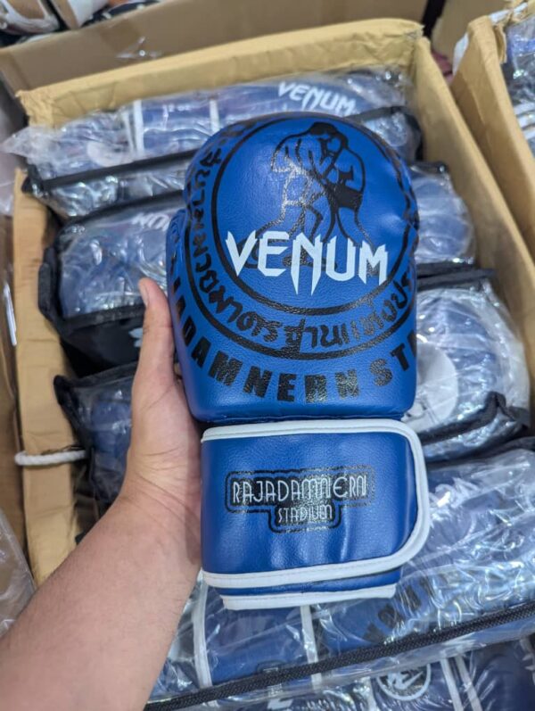 Gants de boxe  kickboxing Venum  قفازات ملاكمة - Image 3
